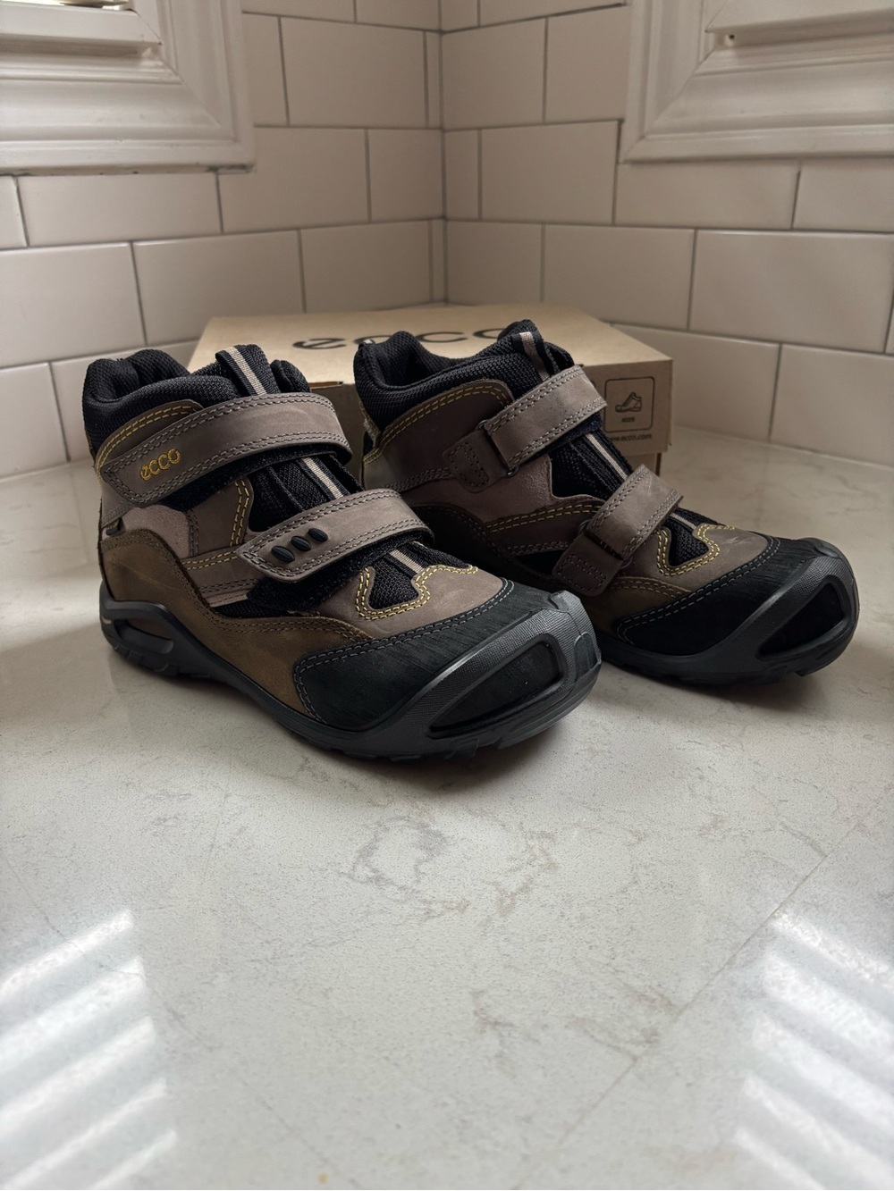 Ecco Kids Mid Black/Warm Grey Velcro Fall Boots